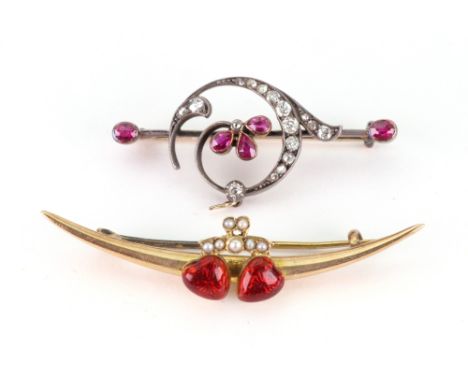 A Victorian diamond and garnet scroll bar brooch, set in silver and gold, 40mm long, 4.6g gross, cased, and a gold, red ename