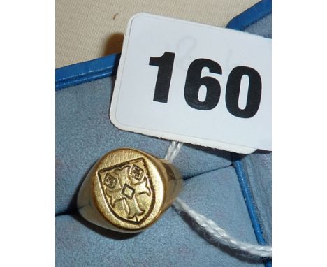 18ct gold man's signet ring, approx 14g, and an approximate size M