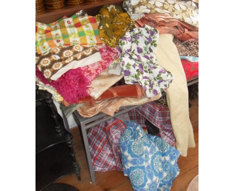 Large quantity of assorted 1950s, 60s, 70s textiles including curtains & bedspreads in retro patterns
