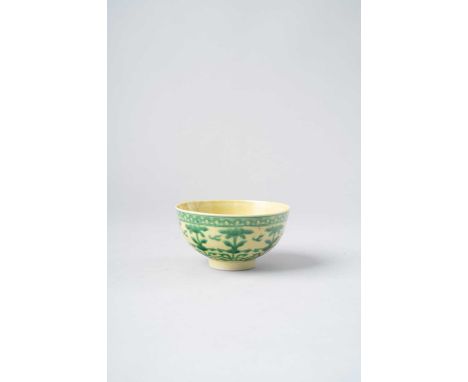 NO RESERVEA CHINESE YELLOW-GROUND AND GREEN-ENAMELLED BOWL SIX-CHARACTER KANGXI MARK AND OF THE PERIOD 1662-1722The exterior 