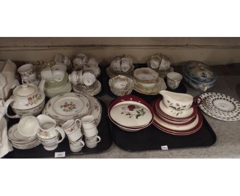 Royal Doulton Kingswood tablewares, Paragon Meadowvale and other table wares Condition Report:Not available for this lot.