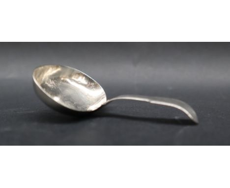 A George III silver fiddle pattern caddy spoon with an oval bowl, London, 1814, possibly Josiah Snatt, approximately 12 grams