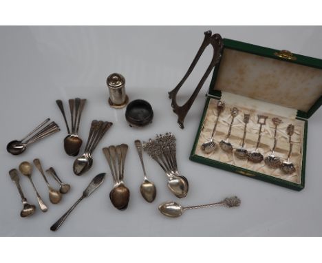 A set of six George V silver coffee spoons with pierced handles, Birmingham, 1911, together with other silver spoons, silver 