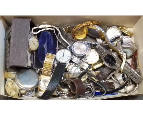 A mixed lot of assorted watches including vintage, mechanical etc.  