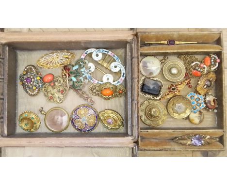 A croc leather effect jewellery box and contents including antique and vintage, yellow metal etc.  