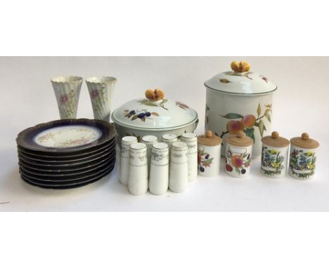 A mixed lot of ceramics to include a royal Worcester 'Evesham Vale' lidded biscuit barrel; lidded tureen; four lidded condime