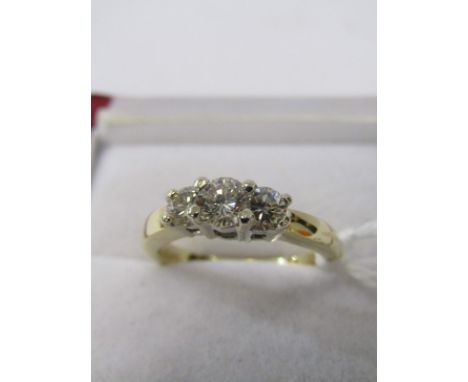 18ct YELLOW GOLD 3 STONE DIAMOND RING, 3 well matched brilliant cut diamonds of good colour and clarity totalling approx 1ct,
