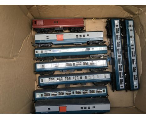 Hornby railways , OO scale, including locomotives, carriages and rolling stock