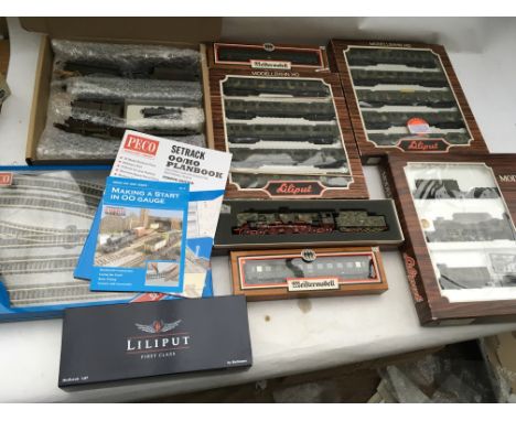 Liliput railways, boxed Locomotives, Carridges and rolling stock and peck track starter pack with planbook, HO/OO scale