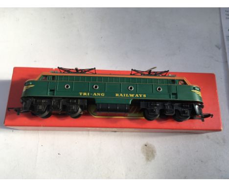 Triang Railway, OO/HO scale, double ended Electric Locomotive R257, boxed