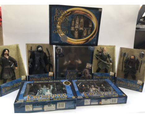 Lord of the rings, The Return of the king, mint boxed figures and chess set, including 12" figures of Gillian, Legolas, Gollu