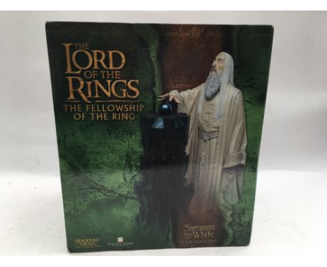 Lord of the rings, The fellowship of the ring, Sideshow, Saruman the white 1:6 scale figure, mint in box