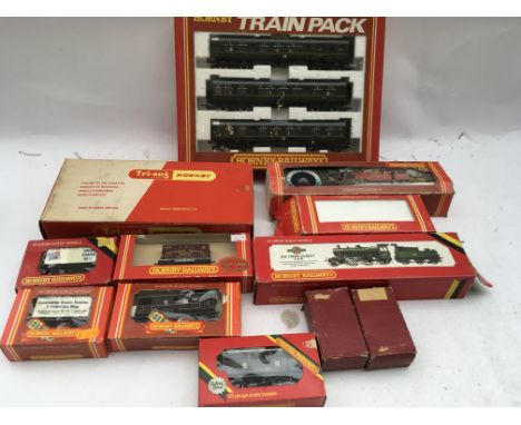Hornby railways, OO scale, locomotives and rolling stock, boxed, including A train pack R369 BR 3-car diesel multiple unit cl