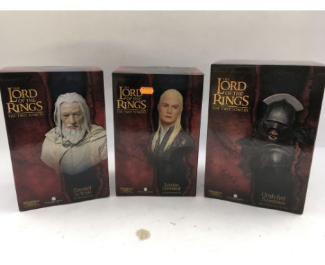 Lord of the rings, The two towers, Sideshow, boxed 1:4 scale busts of Gandalf the white, Legolas Greenleaf And Uruk-hai sword