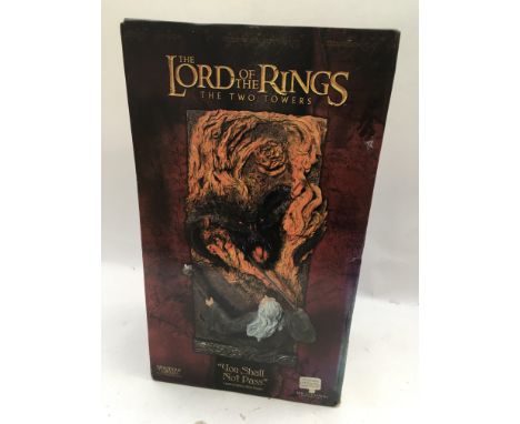 Lord of the rings, The two towers , You shall not pass , Sideshow figure, limited edition wall plaque, mint and boxed