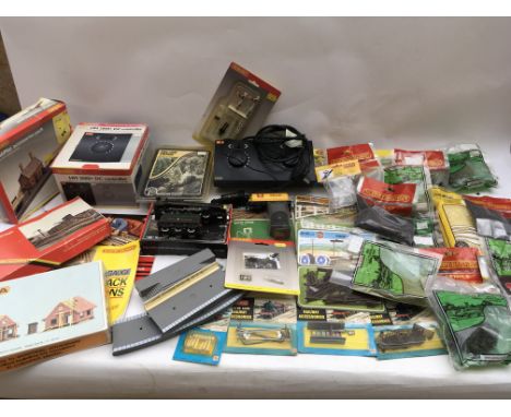 Hornby railways, OO scale, model kits and countryside scenic bags, 2x controllers and other trackside accessories, also King 