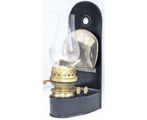 London &amp; South Western Railway waiting room oil lamp stamped in the back L&amp;SWR.Co. In nicely restored condition compl