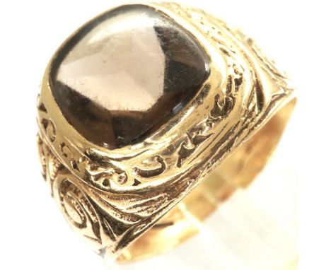 Gents 9ct gold stone set ring, size N/O, 6.6g. P&amp;P Group 1 (£14+VAT for the first lot and £1+VAT for subsequent lots) 