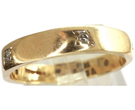 9ct gold diamond set hexagonal band ring, size M, 2.5g. P&amp;P Group 1 (£14+VAT for the first lot and £1+VAT for subsequent 