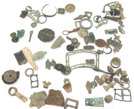 A large collection of metal detecting finds (80). P&amp;P Group 2 (£18+VAT for the first lot and £3+VAT for subsequent lots) 