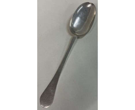A rare and early 18th Century silver dog nose spoon. Makers mark struck twice. Possibly PR? Approx. 32 grams. Est. £200 - £30