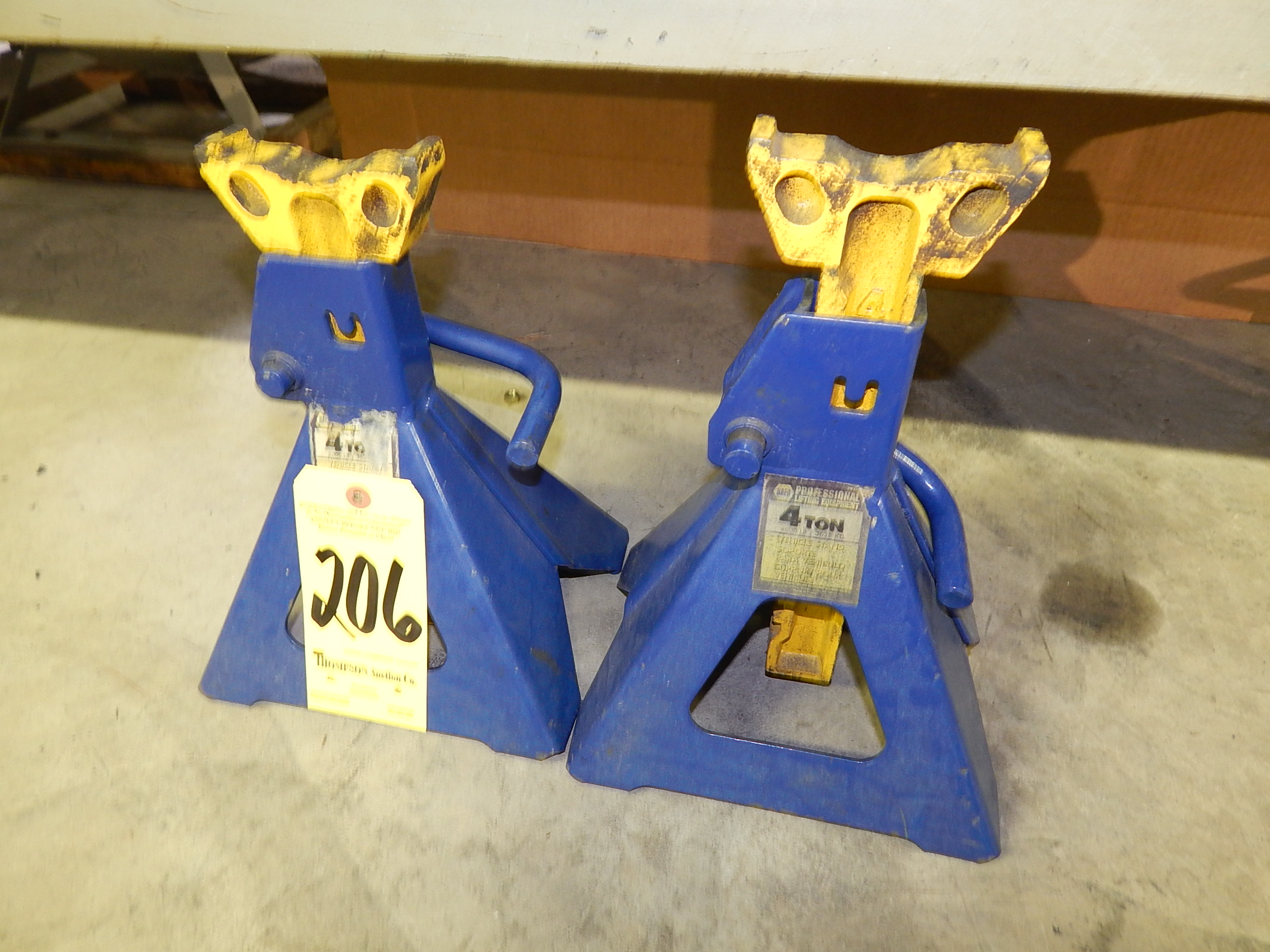 (2) NAPA Jack Stands, 4Ton Capacity