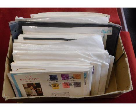 Great Britain First Day Cover good clean box of 100+ 1975/76 Definitives and Commemoratives, range of h/s's, light duplicatio