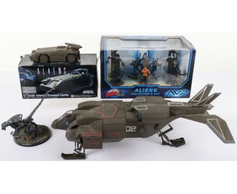 Scarce Aoshima Ltd Edition Aliens Drop Ship Diecast model, 1:72 scale in very good unboxed condition, boxed Aliens Armored Pe