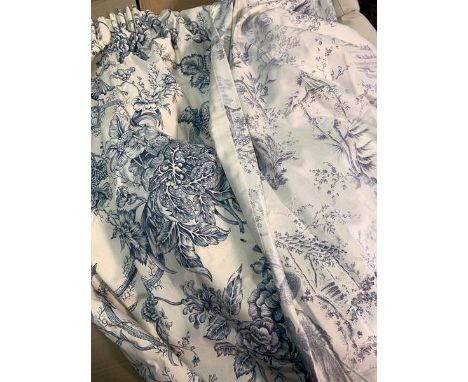 A pair of country house style lined and interlined curtains, made by Bainbridge, the white field with blue chinoiserie decora