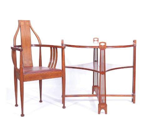  Austria - Table + 4 mahogany chairs - 1900 - Period: Xxth - Sizes: TABLE H 750MM D 870MM CHAISES H 1000MM L 540MM - Weight (