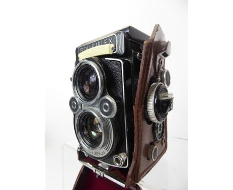 Rolleiflex 3.5F Camera, (edge balsam fault), meter working, caps and together with camera case.