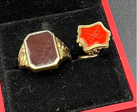 Gent's Antique 9ct yellow gold ring fitted with a red agate stone, Together with Victorian Gold Fob seal- red agate. [6.60Gra