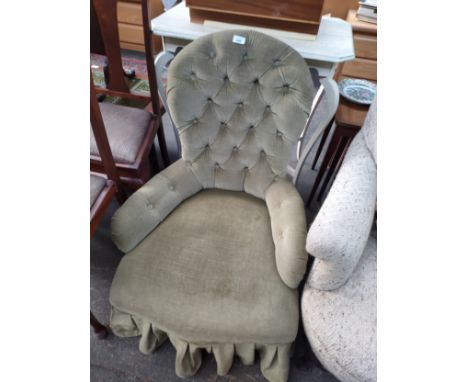 Antique spoon back bedroom chair designed with button back 