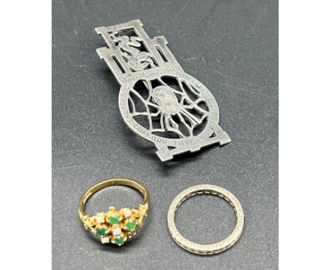 935 Silver and clear stone band ring, a 9ct yellow gold ring set with opals and emeralds [missing one opal] together with a w