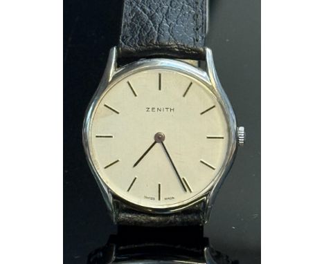 Zenith gents wristwatch with silver dial & batons. (Very clean watch) Manual wind movement, currently ticking & keeping good 