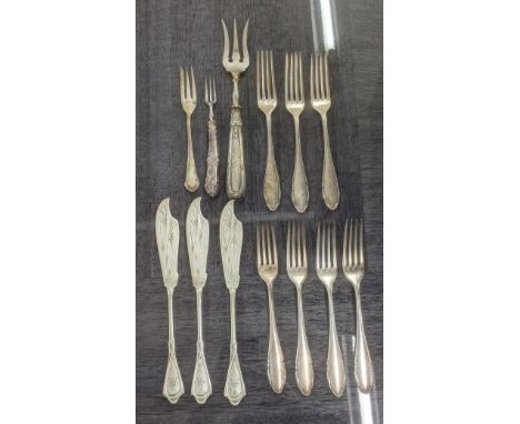 Mixed 900 and 800 grade silver cutlery and flatware to include 7 dinner forks three fish knives and others along with silver 