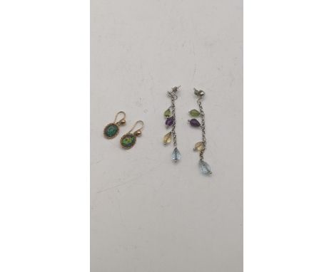 A pair of 9ct yellow gold and opal earrings, together with a pair of 9ct white gold tri-coloured tassel earrings, total weigh