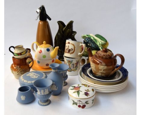 A mixed lot to include retro soda syphon, Wedgewood jasperware items, Royal Worcester 'Arden' trinket box, Portmeirion 'Botan
