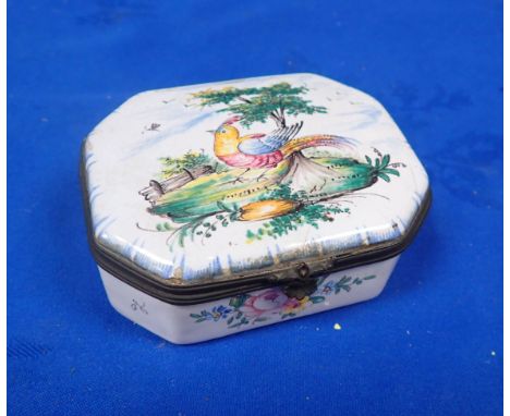 FRENCH 19th CENTURY CERAMIC TRINKET BOX in the style of 18th century enamel, 10 cms wide