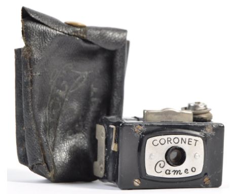 A rare WWII Second World War period 1940's Coronet Cameo sub-miniature ' spy ' type camera. The camera being a 16mm camera wi