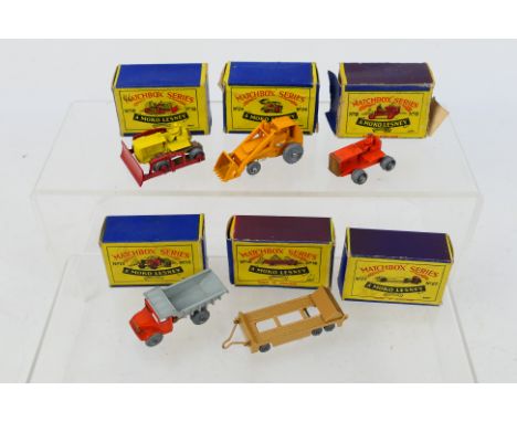Matchbox - A group including 4 x boxed models, 1 x unboxed and 2 x empty boxes. Caterpillar tractor # 8a, Transporter Trailer