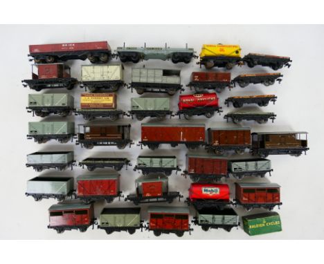 Hornby Dublo - An unboxed group of 34 Hornby Dublo freight rolling stock items. Lot includes Hornby Dublo 50T High Capacity B