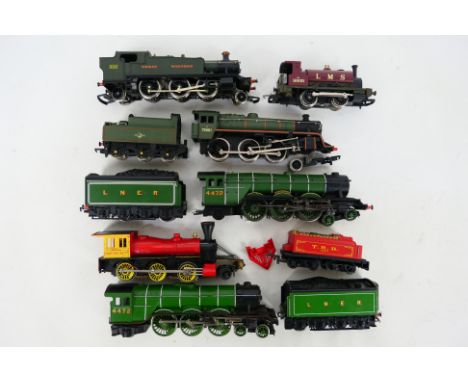 Hornby - Airfix - Mainline - Triang - Six unboxed OO gauge steam locomotives, including Triang 2-6-0 'Davy Crockett' 1863 in 