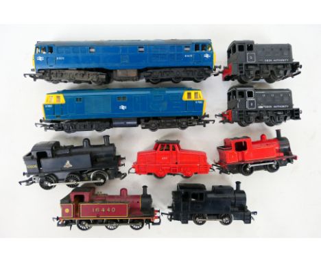 Hornby - Other - Eight unboxed and playworn OO gauge locomotives, including Hornby Class 31 diesel locomotive Op.No.D5572 in 