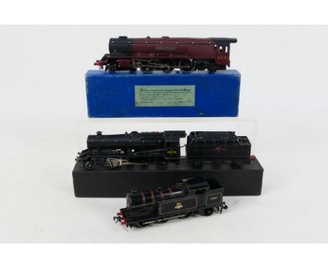 Hornby Dublo - Three Hornby Dublo 3-rail steam locomotives. Lot consists of a boxed Hornby Dublo   EDL2 Duchess Class 4-6-2 O