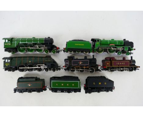 Hornby - Other - A group of unboxed and playworn OO gauge locomotives, including Hornby Class A1 4-6-2 Op.No.4476 'Royal Lanc