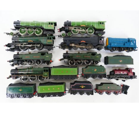 Hornby - Triang - Mainline - An unboxed group of nine OO gauge predominately steam locomotives (some with tenders). Lot inclu