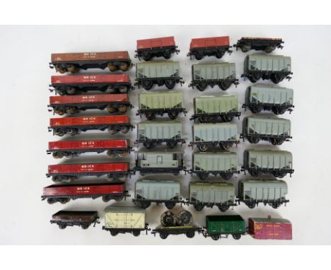 Hornby Dublo - Triang - 28 unboxed predominately Hornby Dublo freight rolling stock items. Lot includes Hornby Dublo 10T low 