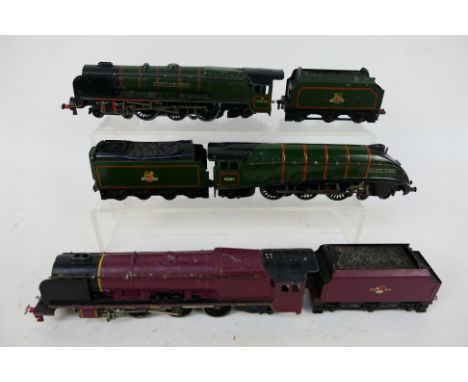 Hornby Dublo - Three unboxed OO gauge 3-rail steam locomotives and tenders. Lot consists of Hornby Dublo Duchess Class 4-6-2 