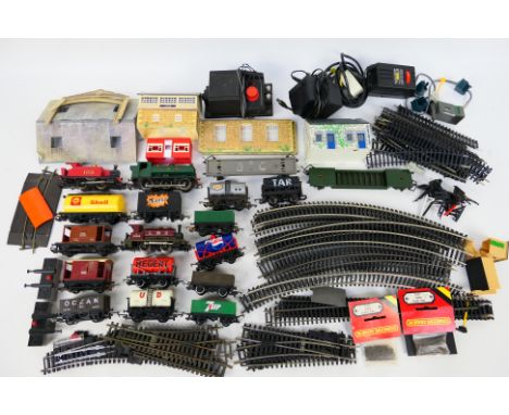 Hornby - Triang - Others - A mixed lot of OO gauge model railway items, consisting of steam locomotives, rolling stock, track